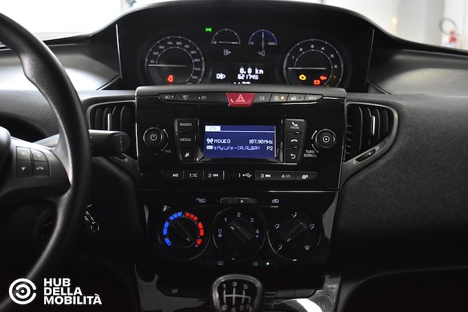 LANCIA Ypsilon 1.0 FireFly 5 porte S&S Hybrid Silver Plus